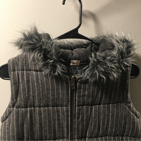 Limelight Gray & White Striped Vest - Picture 5 of 9